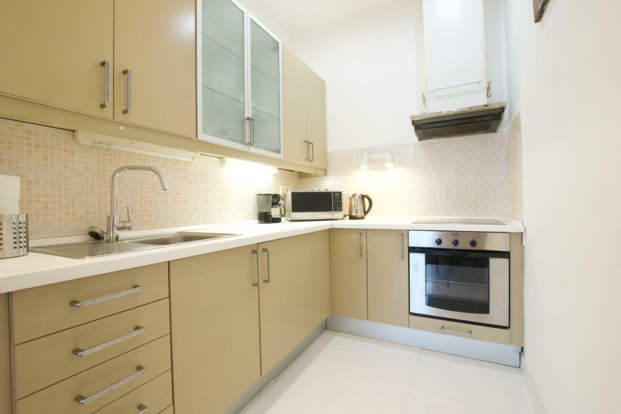 Standard Apartment By Hi5 - Madach Imre 1 Budapest Eksteriør bilde