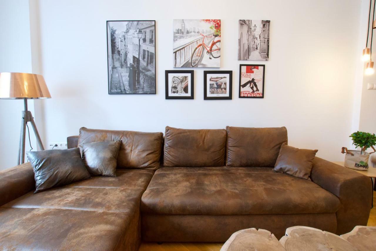 Standard Apartment By Hi5 - Madach Imre 1 Budapest Eksteriør bilde