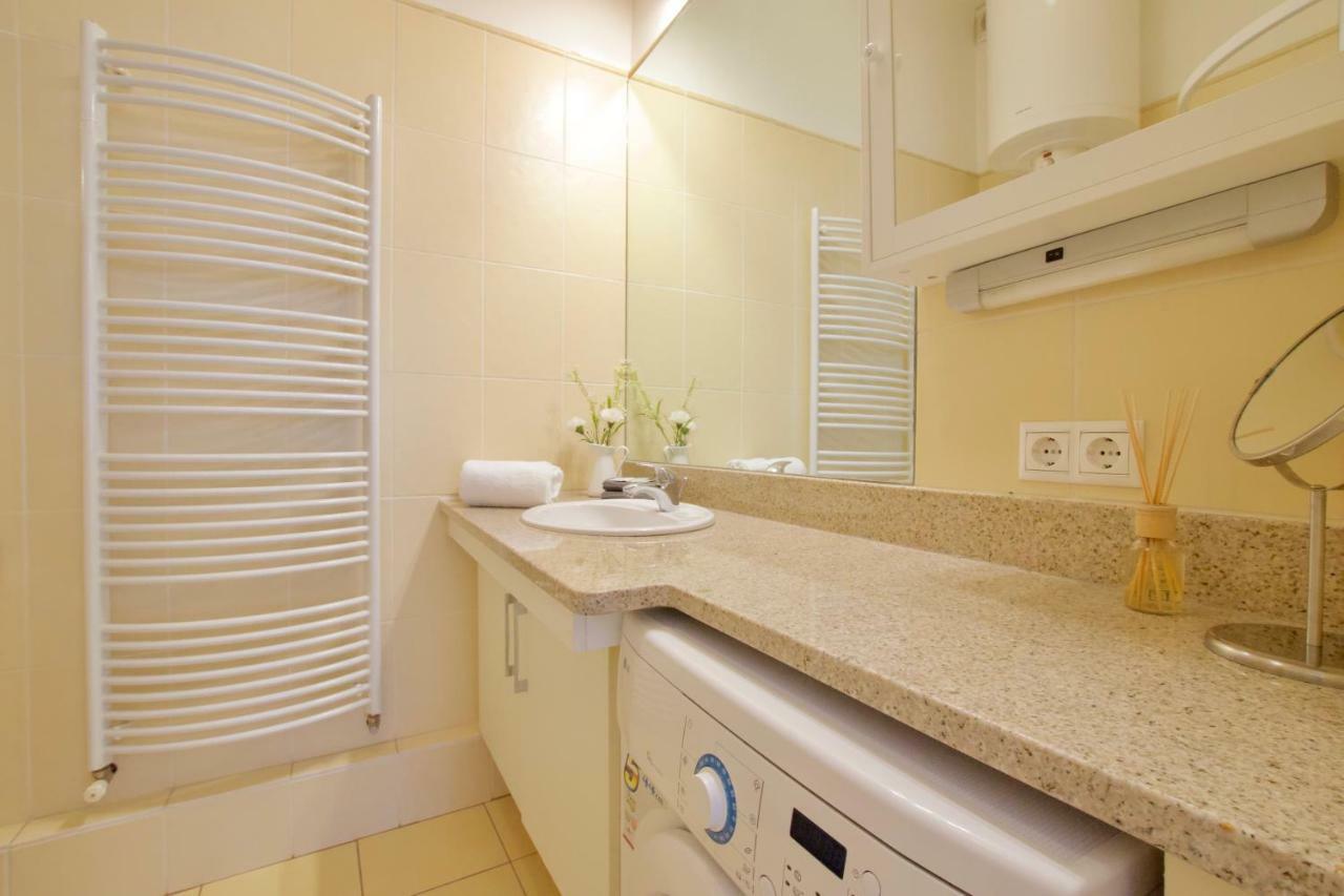 Standard Apartment By Hi5 - Madach Imre 1 Budapest Eksteriør bilde