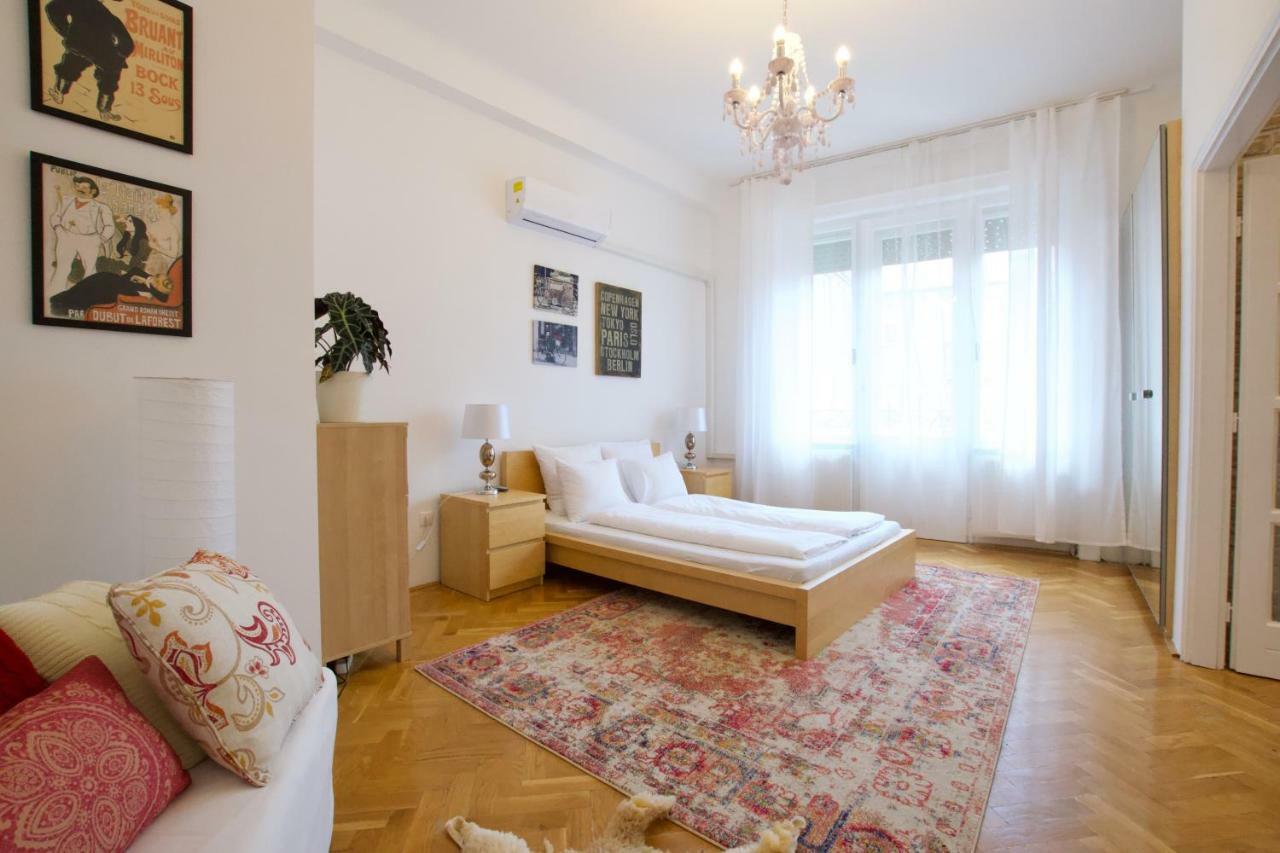 Standard Apartment By Hi5 - Madach Imre 1 Budapest Eksteriør bilde