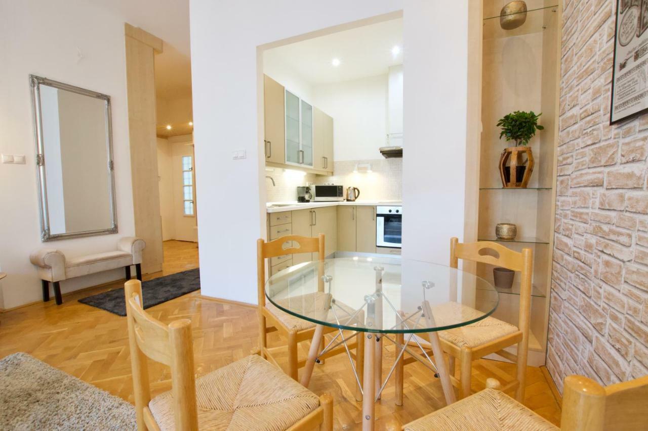 Standard Apartment By Hi5 - Madach Imre 1 Budapest Eksteriør bilde